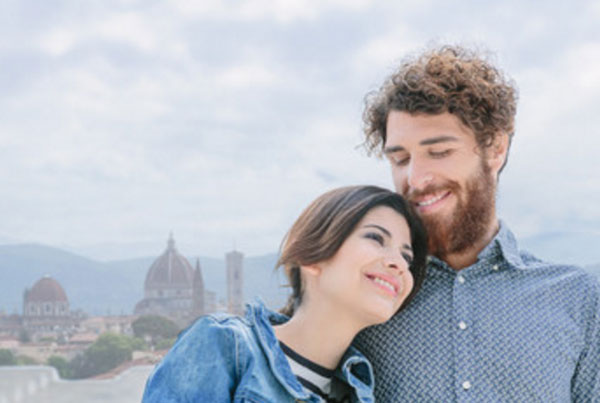 Счастливая влюбленная пара