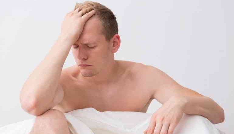 Во время полового акта падает член: почему это происходит?