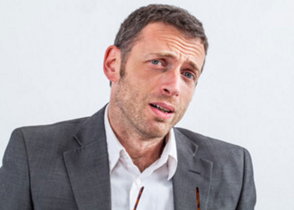 Неуверенный в себе мужчина