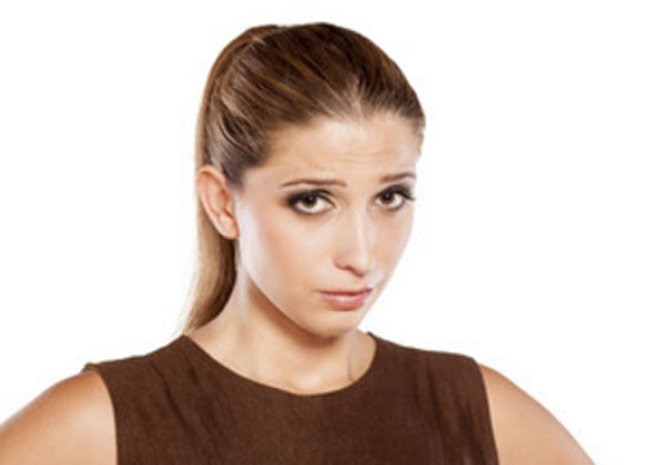 Девушка с виноватым взглядом