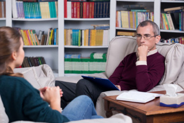 Женщина на приеме у психиатра