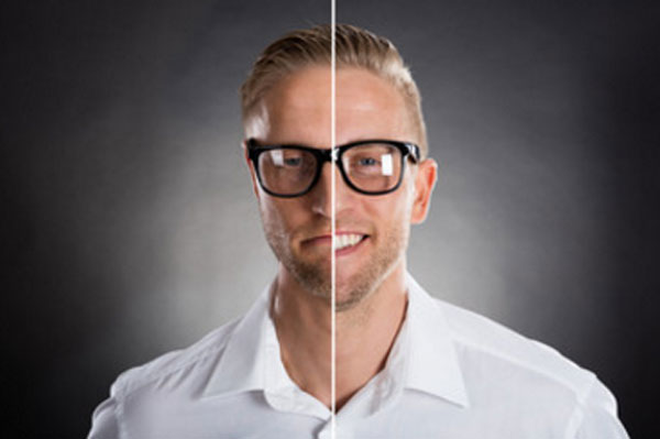 Фото мужчины разделено на две части. Одна улыбается, а другая грустит