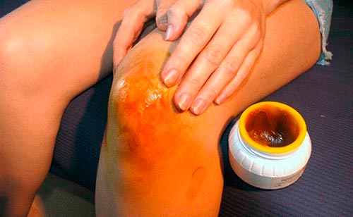 Растирка мазью