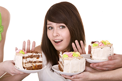 Девушка и торт Девушка и торт