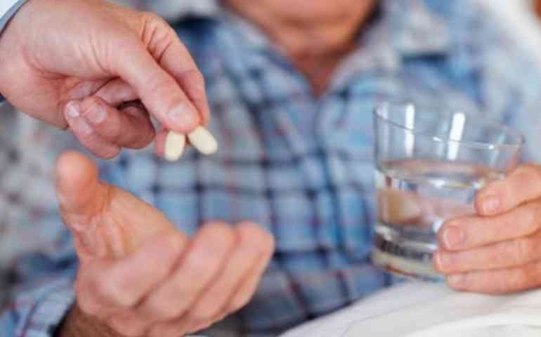 Как проявляется калькулезный простатит и какие причины его появления?