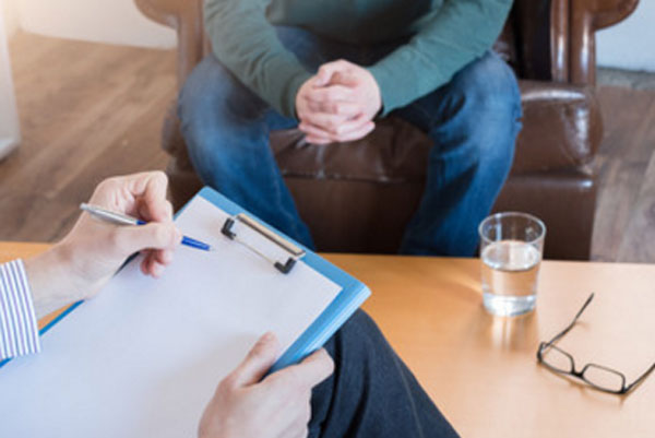 Общение психотерапевта с пациентом