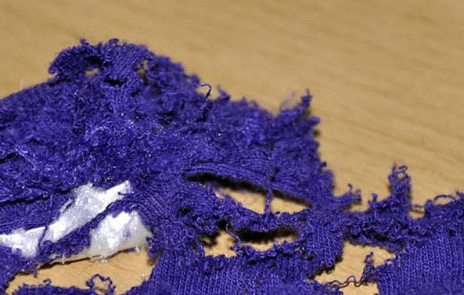 дыры от моли