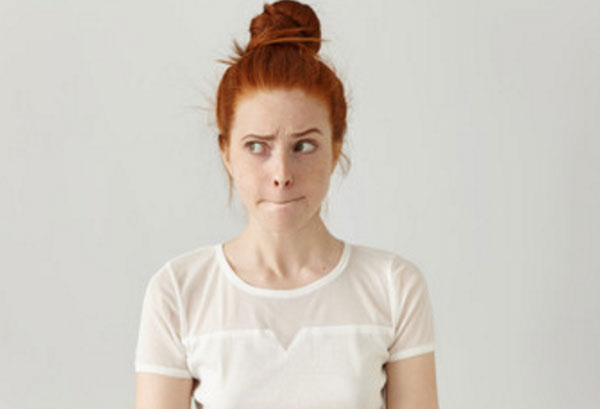 Задумчивая девушка