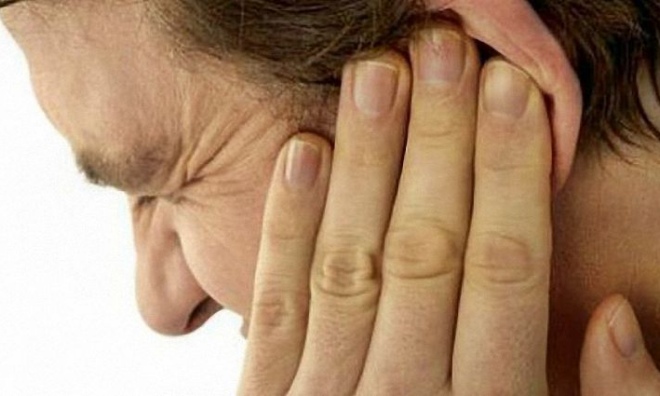 таракан в ухе