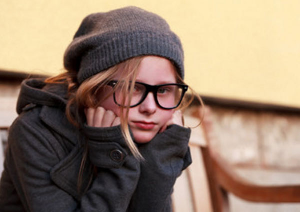 Грустная девочка - подросток