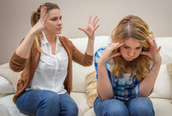 Ссора мамы с дочкой
