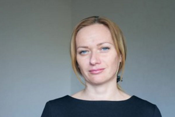 Грустная женщина