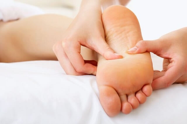 массаж пятки